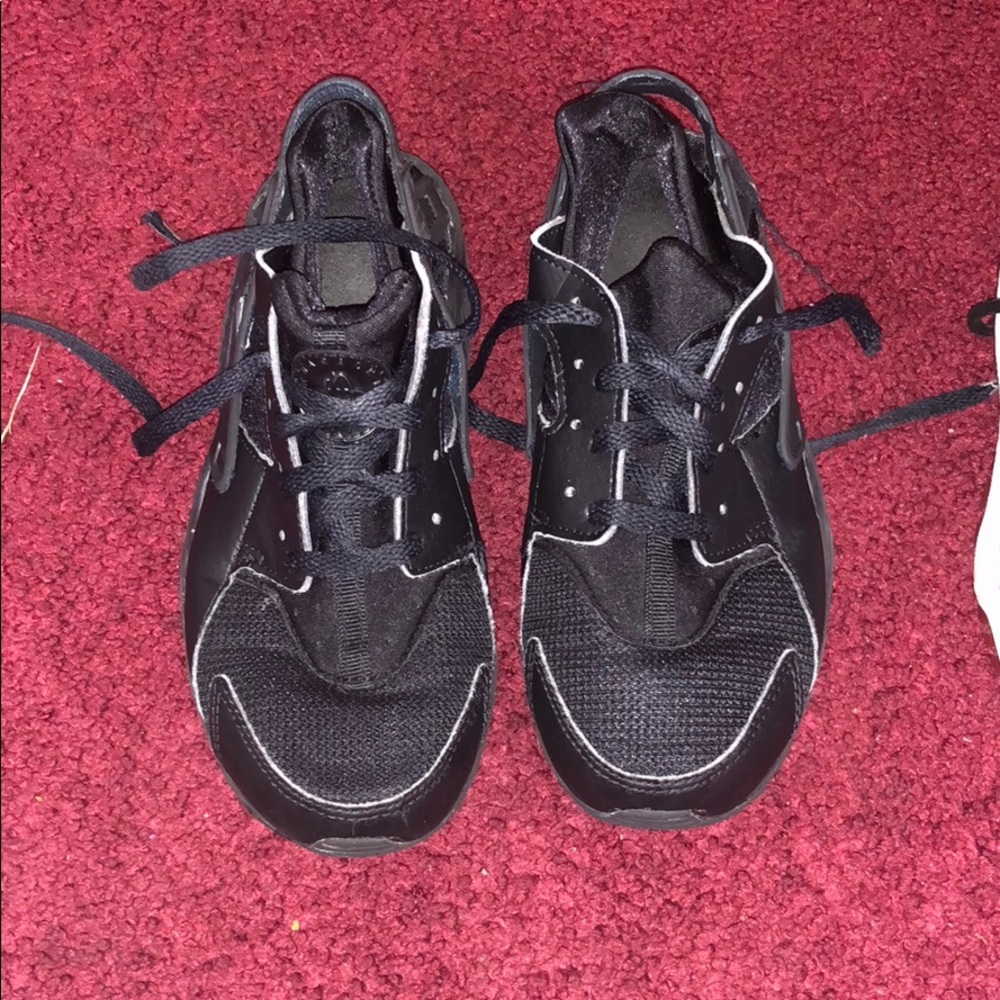 Black Huaraches